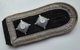 Waffen-SS NCO shoulder strap: 'SS-Hauptscharführer' within the Infantry.