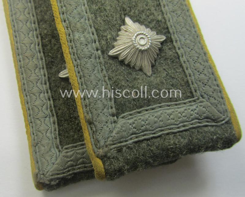 Pair of typical later-war-period- (ie. so-called: 'M44'-pattern) WH (Heeres) NCO-type shoulderstraps: 'Wachtmeister o. Feldwebel des Nachrichten-Abtlgs. (mot) 3'