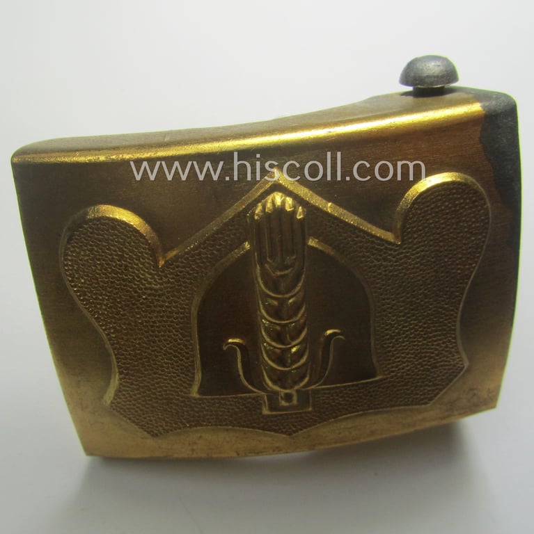 Golden-toned, Belgian (ie. Walloon-) 'Service des Volontaires du Travail'- (ie. 'S.V.T.W.' or: Belgian 'Arbeitsdienst') EM- (ie. NCO-) type belt-buckle being a (typical) non-maker-marked-example