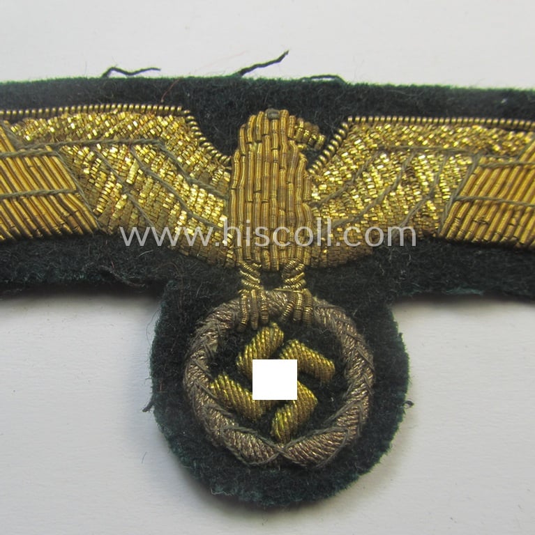 Superb, WH (Heeres o. Küsten-Artillerie) general-officers'-pattern breast-eagle (ie. 'Brustadler für Generale des Heeres o. Offz. der Küsten-Artillerie') as executed in bright-golden-coloured, 'hand-embroidered'-pattern