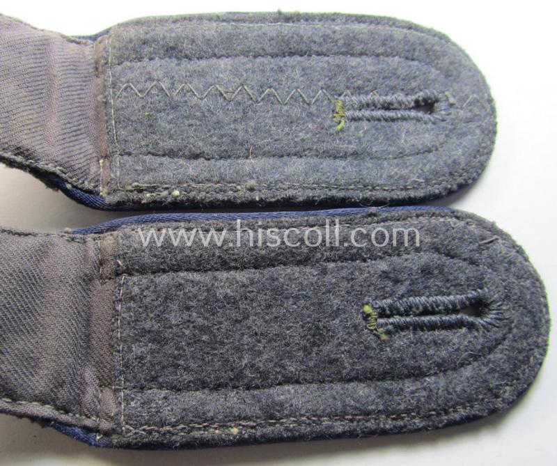 Superb - fully matching and simply never used! - pair of WH (Luftwaffe) NCO-type shoulderstraps as was intended for usage by an: 'Unteroffizier einer Sanitäts-Abteilungs'