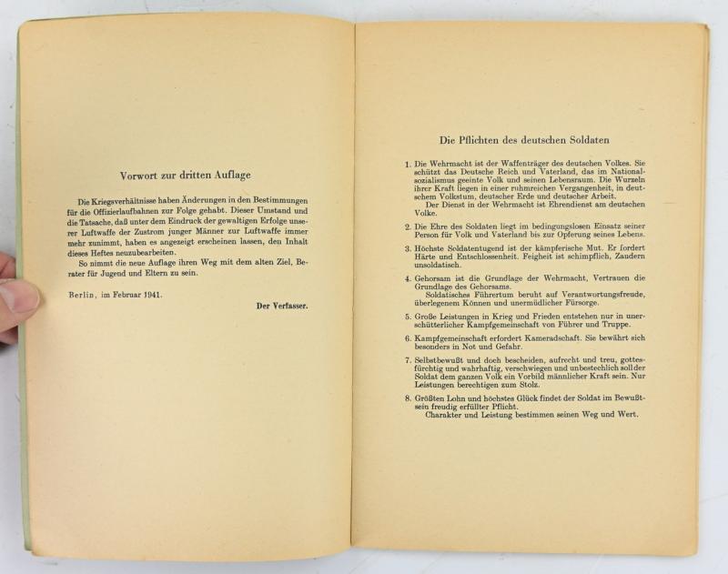 German LW Booklet ' Wie Werde ich Offizier der Luftwaffe?'