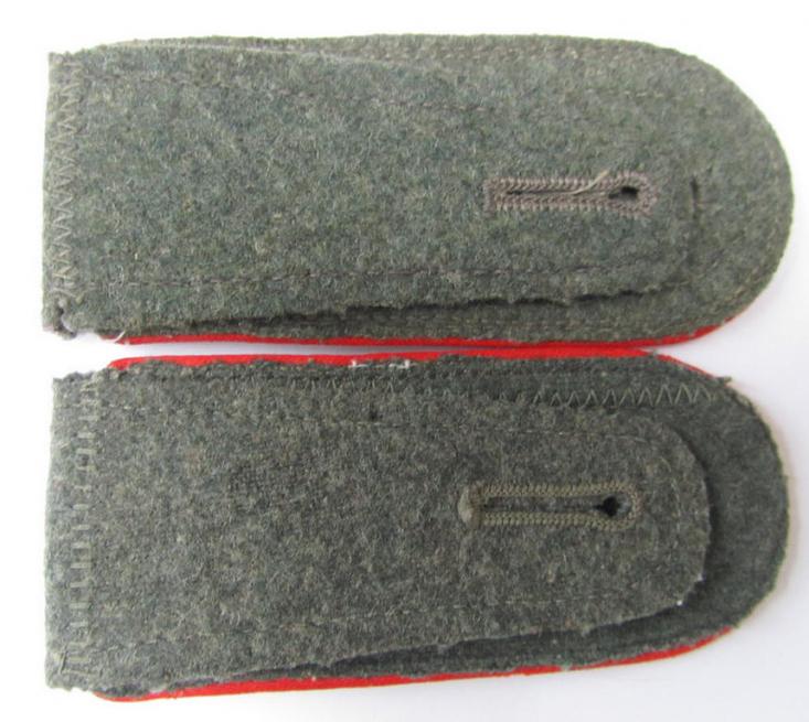 Superb - and/or fully matching! - pair of IMO mid-war-period-, so-called: 'M43'-pattern-, WH (Heeres) NCO-type shoulderstraps as was intended for a: 'Feldwebel u. Mitglied der Artillerie-Schießschule Thorn'