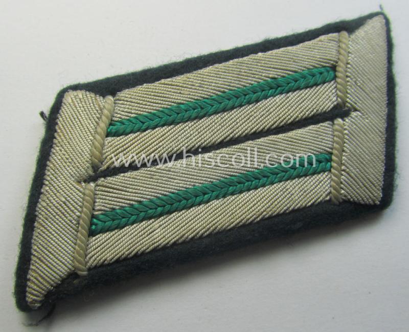 Fully matching - and moderately worn! - pair of WH (Heeres) collar-tabs (ie. 'Kragenspiegel für Offiziere') as piped in the desirable green- (ie. 'grüner'-) coloured branchcolour as was intended for an: 'Offizier eines Jäger- o. Gebirgsjäger-Rgt...