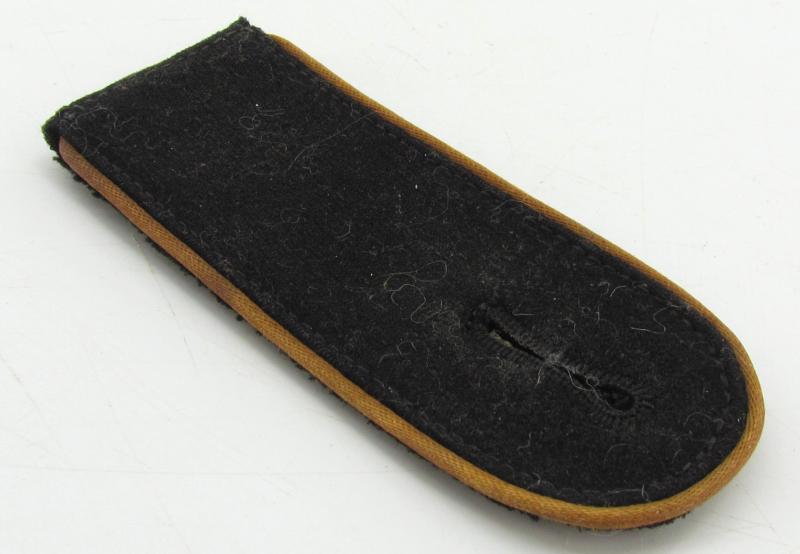 Waffen-SS EM/NCO Aufklärung/Kradschützen Shoulder Board
