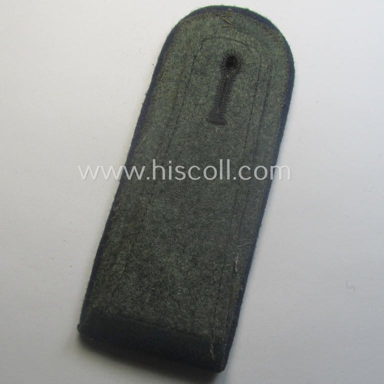 Regrettably single, early- (ie. pre-) war-period WH (Heeres), 'M40-) pattern (rounded-styled and neatly 'cyphered') EM-type shoulderstrap as was intended for a: 'Soldat des Sanitäts-Abtlgs. 22'