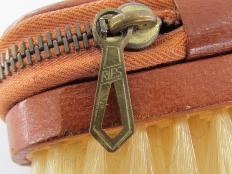 Vintage clothes brush set