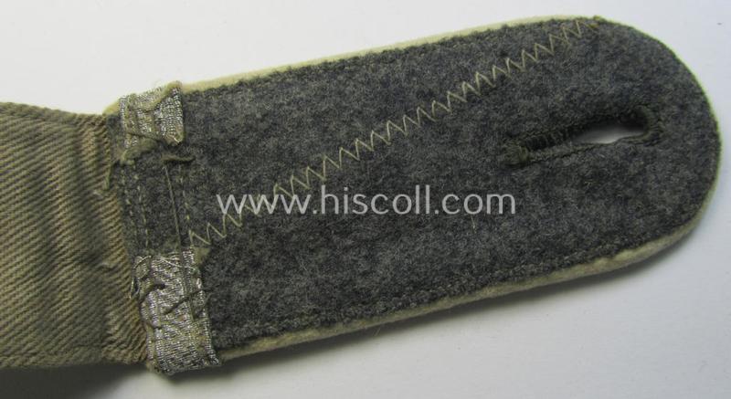 Attractive - regrettably single but scarcely seen! - early-period- (ie. 'Reichswehr'-era), WH (Heeres) 'cyphered' EM-type shoulderstrap (as executed in the 'rib-cord'-like linnen) as was intended for a: 'Soldat u. Uffz.-Anw. des Inf.-Rgts. 18...