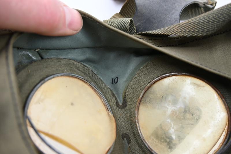 German Luftschutz Gasmask with Carton Filter