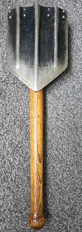 Wehrmacht first model Folding Shovel - extra pictures