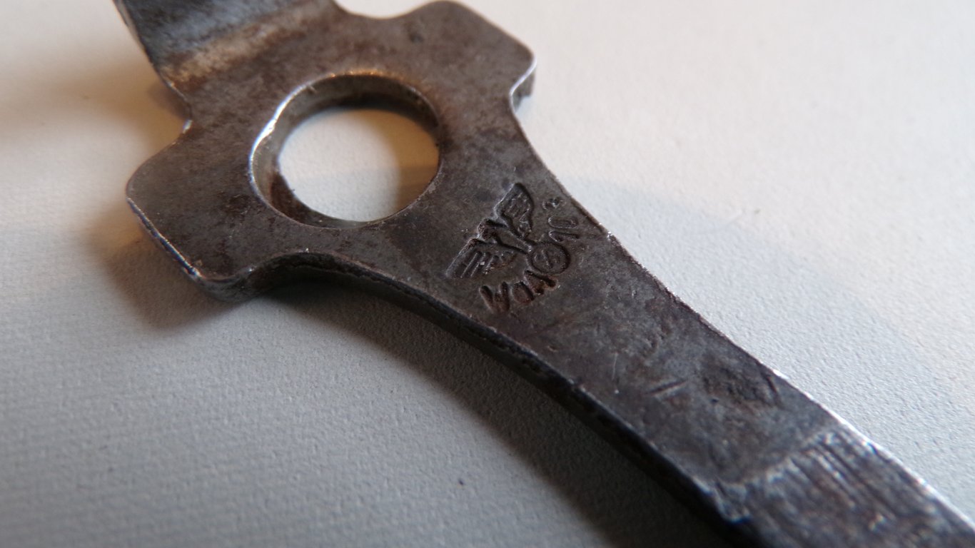 FN Hi-Power Takedown tool WaA 103