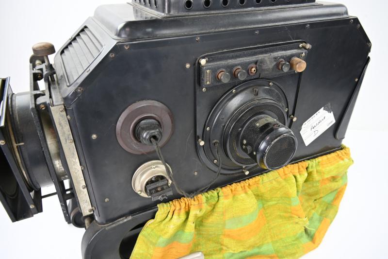 German Third Reich Period Projector ''Tra-janus Epidiaskop''
