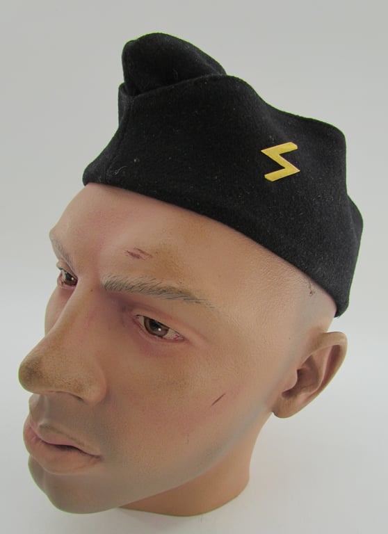 Deutsches Jungvolk (DJ) Schiffchen with Metal Blitz Insignia
