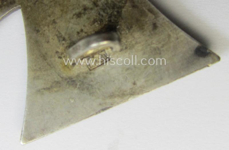 'Eisernes Kreuz 1. Klasse' (or: Iron Cross 1st class) being an early-period- and/or clearly maker- (ie. 'L/50'-) marked example by the maker: 'Gebr. Godet'