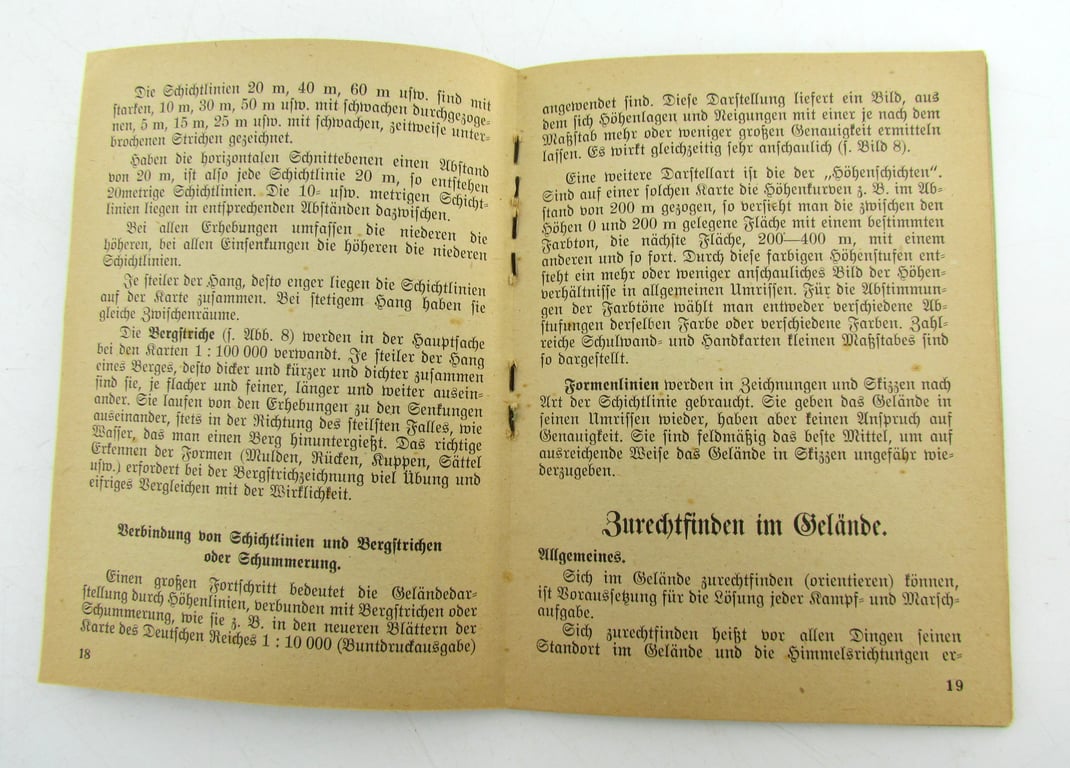 Booklet : "Karten- und Geländekunde (Maps and Topography)"