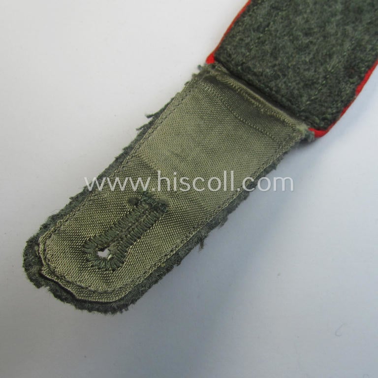 Single, mid- (ie. early-) war-period, WH (Heeres) so-called: 'M40 o. M43'-pattern NCO-type shoulderstrap as was intended for - and worn by! - an: 'Unterwachtmeister eines (Sturm)Artillerie-Rgts.'