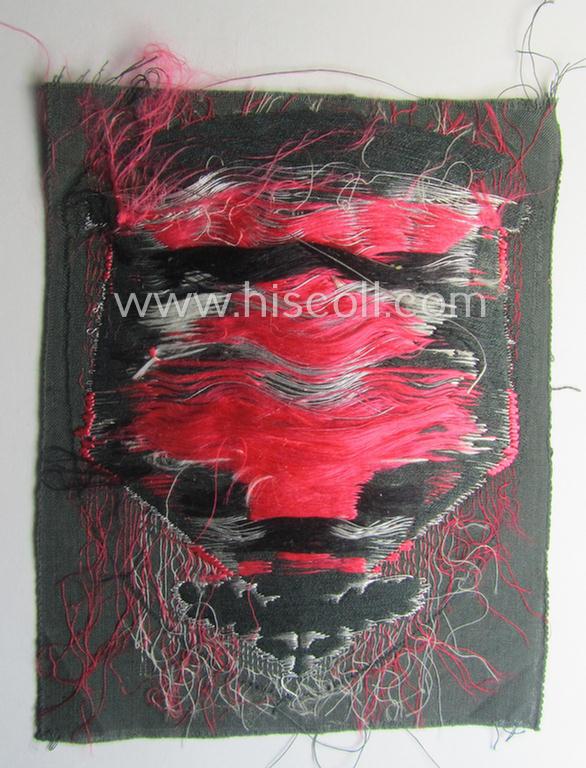 WH (Heeres), flat-wire- (ie. 'BeVo'-) woven: 'Ärmelabzeichen für Fahnenträger' as was intended for a soldier ie. NCO who served within a: 'Panzer- o. Panzerjäger-Rgts.'