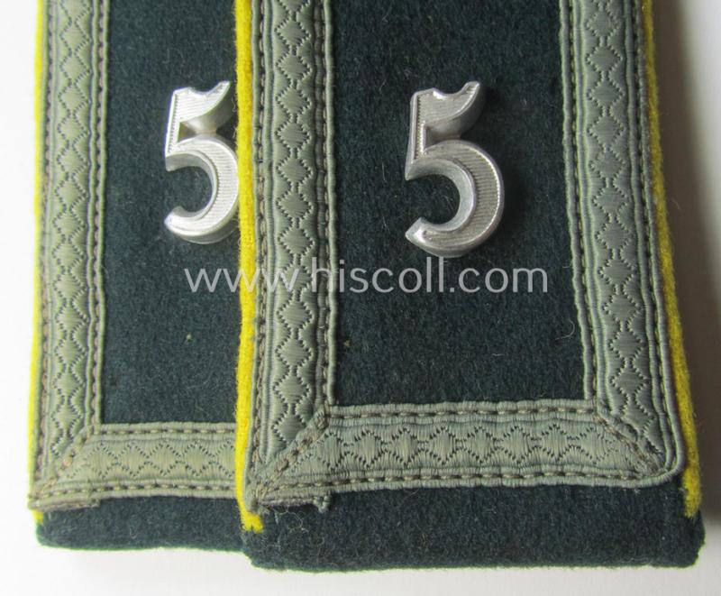 Attractive - fully matching and moderately used! - pair of WH (Heeres) NCO-type (ie. 'M36- o. M40'-pattern) neatly 'cyphered shoulderstraps as was intended for usage by an: 'Unterfeldwebel des Heeres Nachrichten-Abteilungs 5'