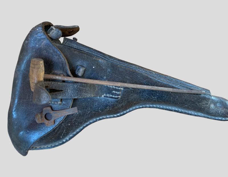 German WWI LP.08 'Artillery Luger' Holster Set