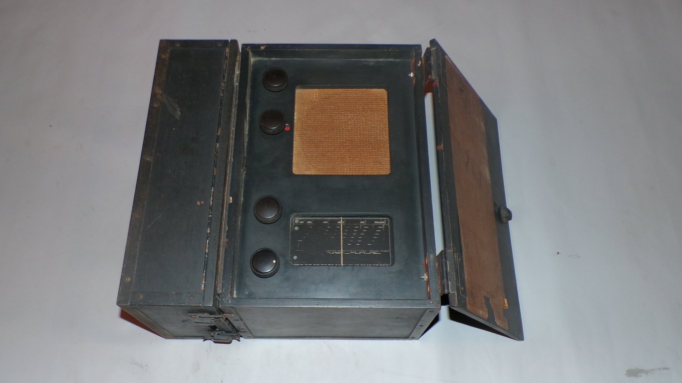 WH / Luftwaffe  Philips 156 UBV Broadcast Receiver