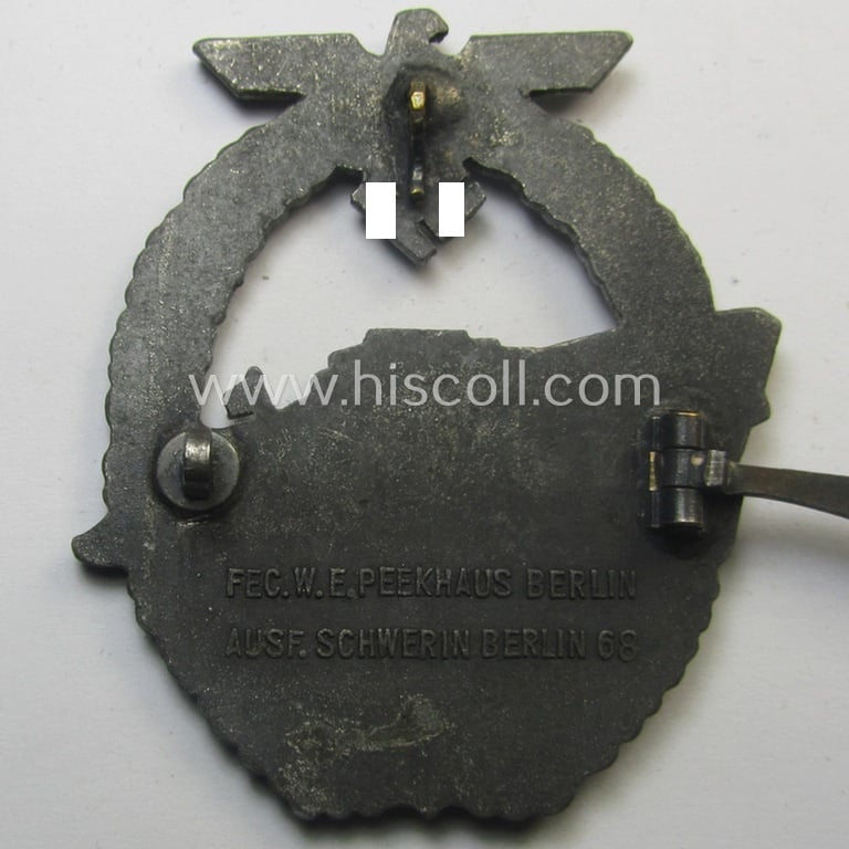 Superb, WH (Kriegsmarine) so-called: 'Kriegsabzeichen für Schnellboote - 2. Modell' (or: E-boat-war-badge of the 2nd model) being a maker- (ie. 'Fec. W.E. Peekhaus'-) marked example as was produced by the: 'Schwerin'-company