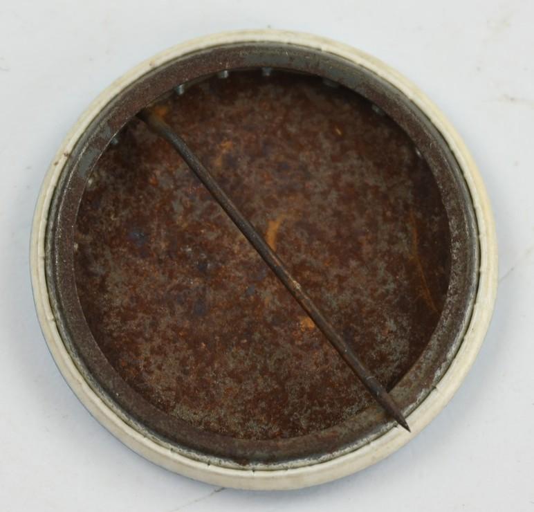 US WW2 Button 'Halt Hitler'