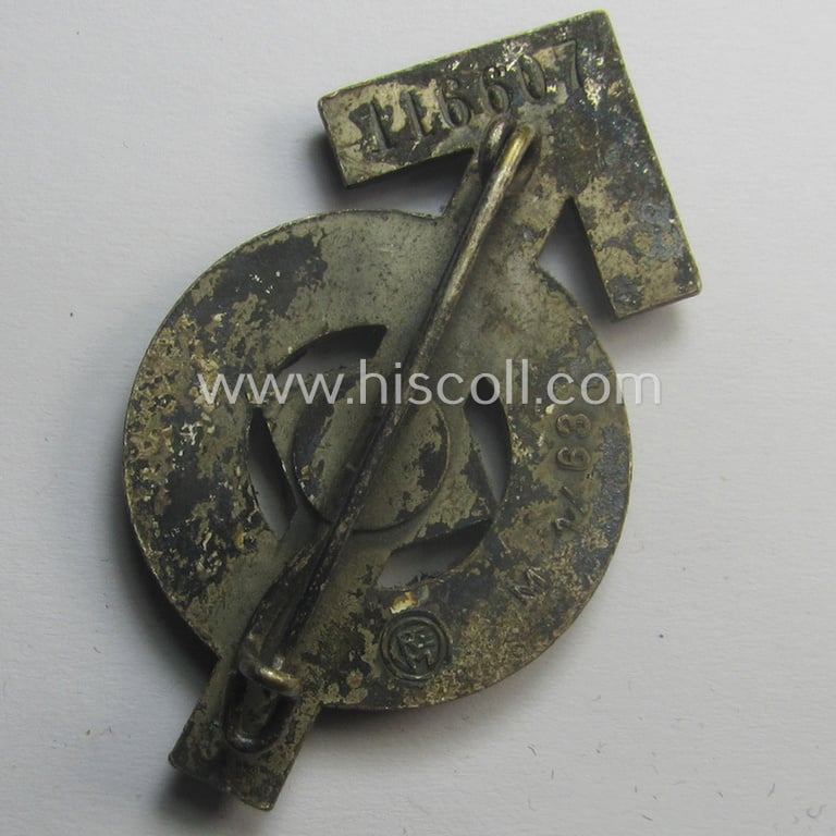 HJ (ie. 'Hitlerjugend'): 'Leistungsabzeichen in Silber' being a maker- (ie. 'RzM M1/63'-) marked example with unique bearers'-number: '116607'