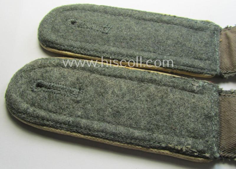 Pair of WH (Heeres) NCO-type shoulderstraps: 'Unteroffizier eines Infanterie-Rgts.'