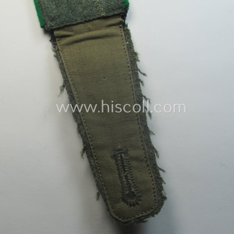 Single, WH (Heeres) NCO-type (ie. 'M40'-pattern) shoulderstrap: 'Unteroffizier eines Jäger- o. Gebirgsjäger-Rgts.'