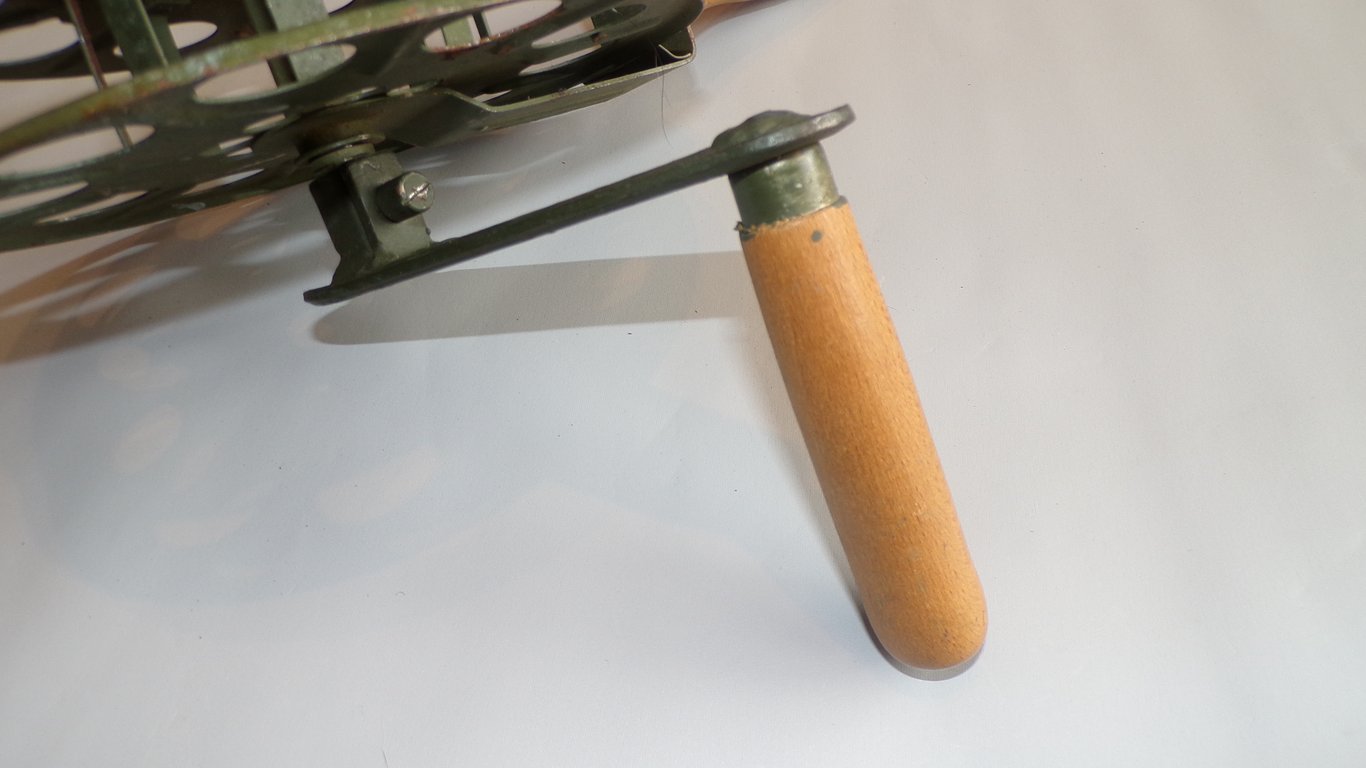Hand-Held Field Telephone Cable Reel (Abspuler)