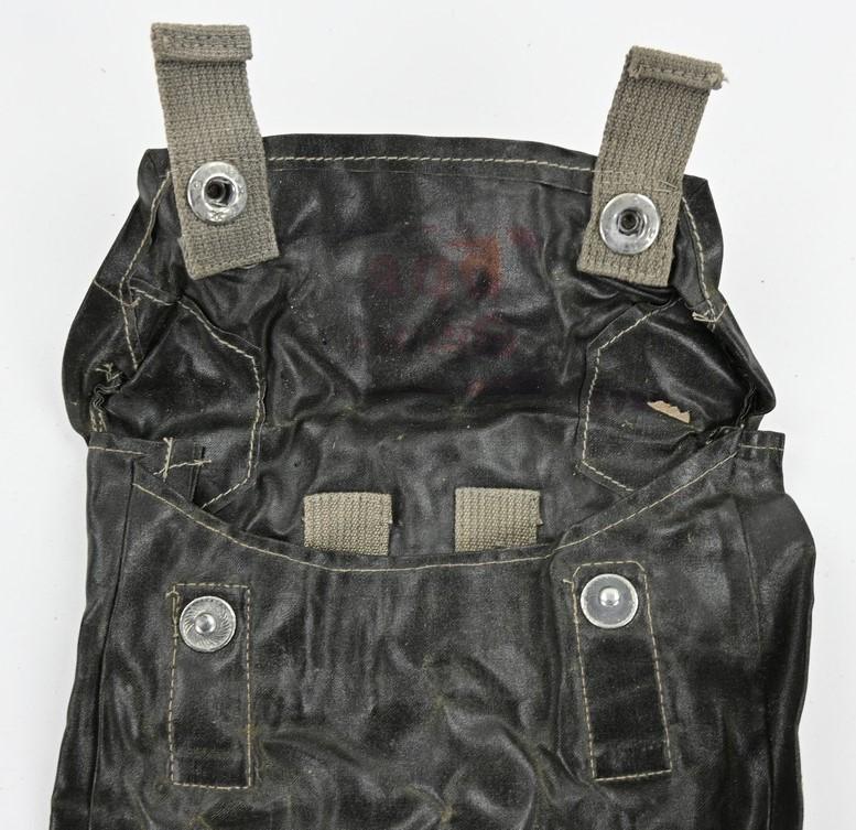 German WH M31 Gascape Pouch
