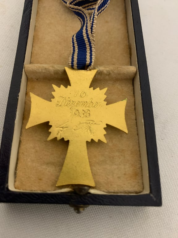 MOTHERS CROSS IN GOLD