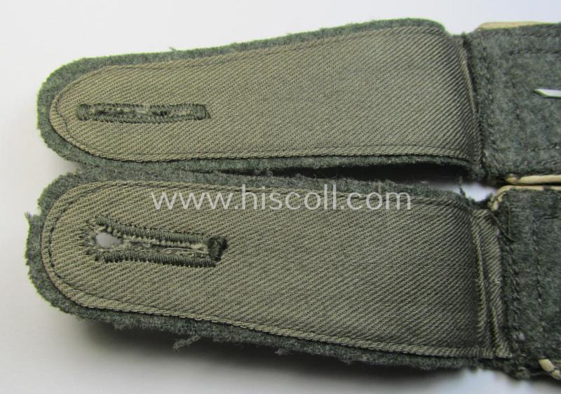 Attractive - and fully matching! - pair of WH (Heeres), early- (ie. mid-) war-period- (ie. 'M41/M43'-) -pattern, NCO-type shoulderstraps as piped in the white-coloured branchcolour as was intended for a: 'Feldwebel eines Infanterie-Regiments'