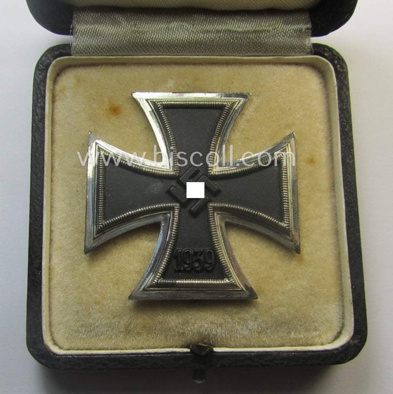 Superb, 'Eisernes Kreuz 1. Klasse' (ie. Iron Cross 1st class) being a non-maker-marked (but I deem by: 'S & L'- produced!) example and that comes complete in its specific etui