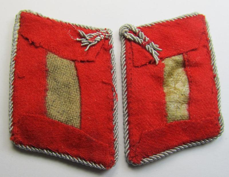Attractive - just moderately used and/or fully matching! - pair of neatly hand-embroidered WH (LW) officers'-type collar-patches as executed in bright-red-coloured wool as was intended for usage by a: 'Leutnant der Flak-Artillerie-Truppen'