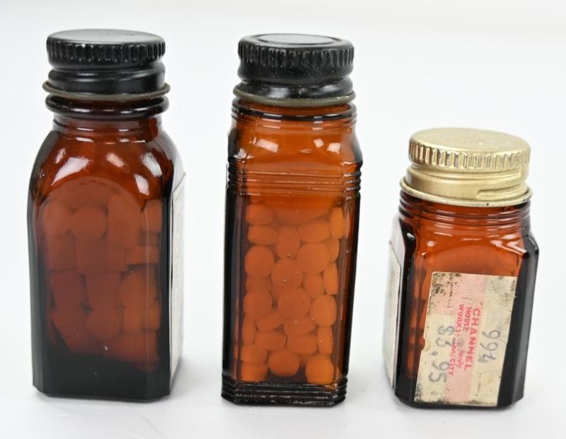 US WW2 Bottles of Purifying Tablets