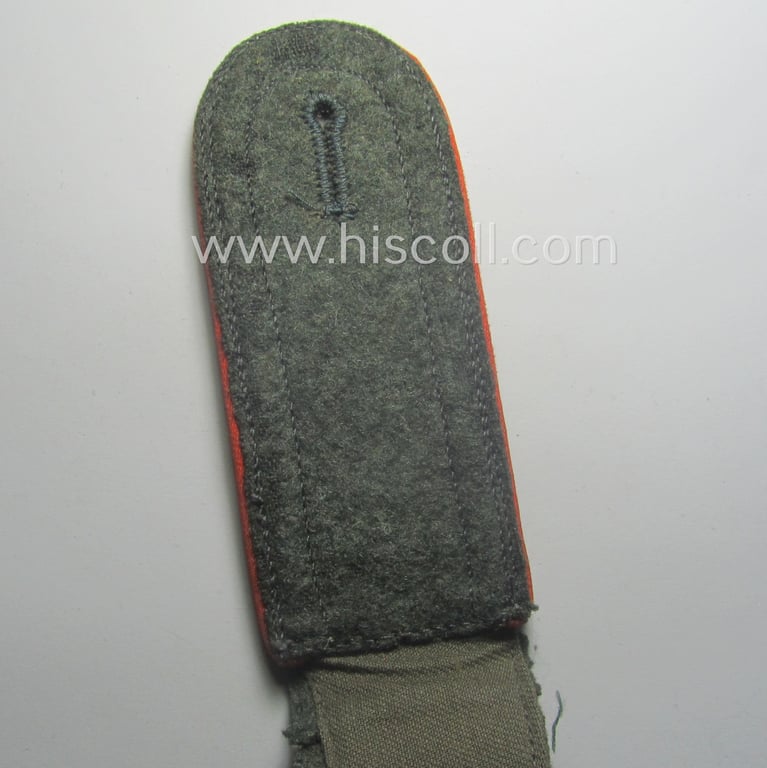 Single, 'M41 o. M43'-pattern WH (Heeres) NCO-type shoulderstrap: 'Uffz. der Feldgendarmerie-Trpn.'