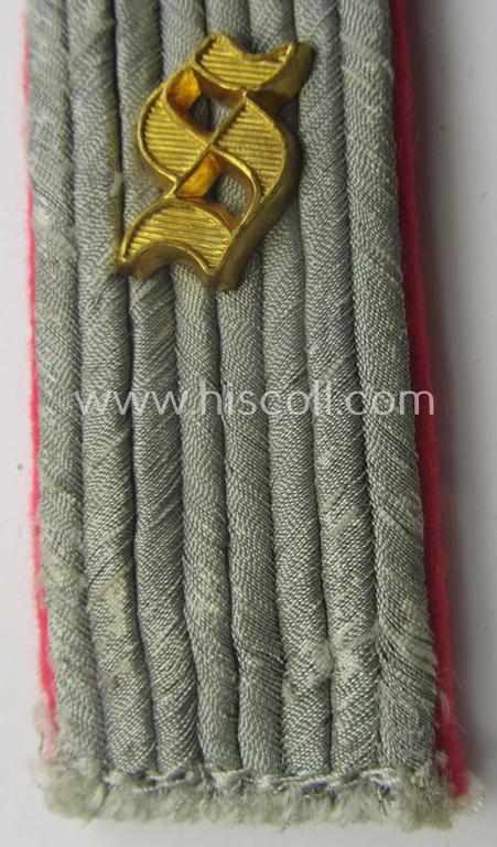 Single, WH (Heeres) neatly 'cyphered', officers'-type shoulderboard as was piped in the bright-pink branchcolour as was intended for a: 'Leutnant eines Panzerschützen-Rgts.'
