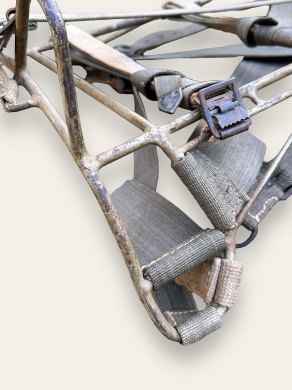 Tan Late-War 'Tragegestell' -1945-