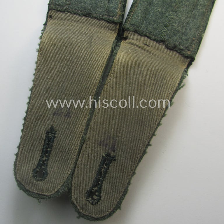Fully matching - and just minimally used! - pair of WH (Heeres) NCO-type (ie. 'M36- o. M40'-pattern- and/or 'pointed styled') formerly 'cyphered' shoulderstraps as was (amongst others) intended for an: 'Unteroffizier eines Infanterie-Rgts.'