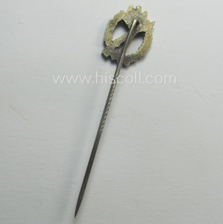Neat - and only 17 mm. sized! - 'Infanterie-Sturmabzeichen in Silber' (or: silver-class, infantry-assault badge ie. IAB) miniature lapel-pin (being a non-maker-marked example as executed in silver-coloured- and I deem 'Buntmetall'-based metal)