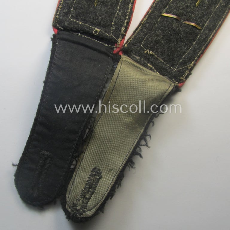 Superb - and rarely found! - pair of WH (Heeres) 'cyphered', NCO-type shoulderstraps (for usage onto the black-coloured, 'wrap-around'-styled Panzer-tunics) as intended for usage by an: 'Oberfeldwebel eines Panzer-Rgts.'