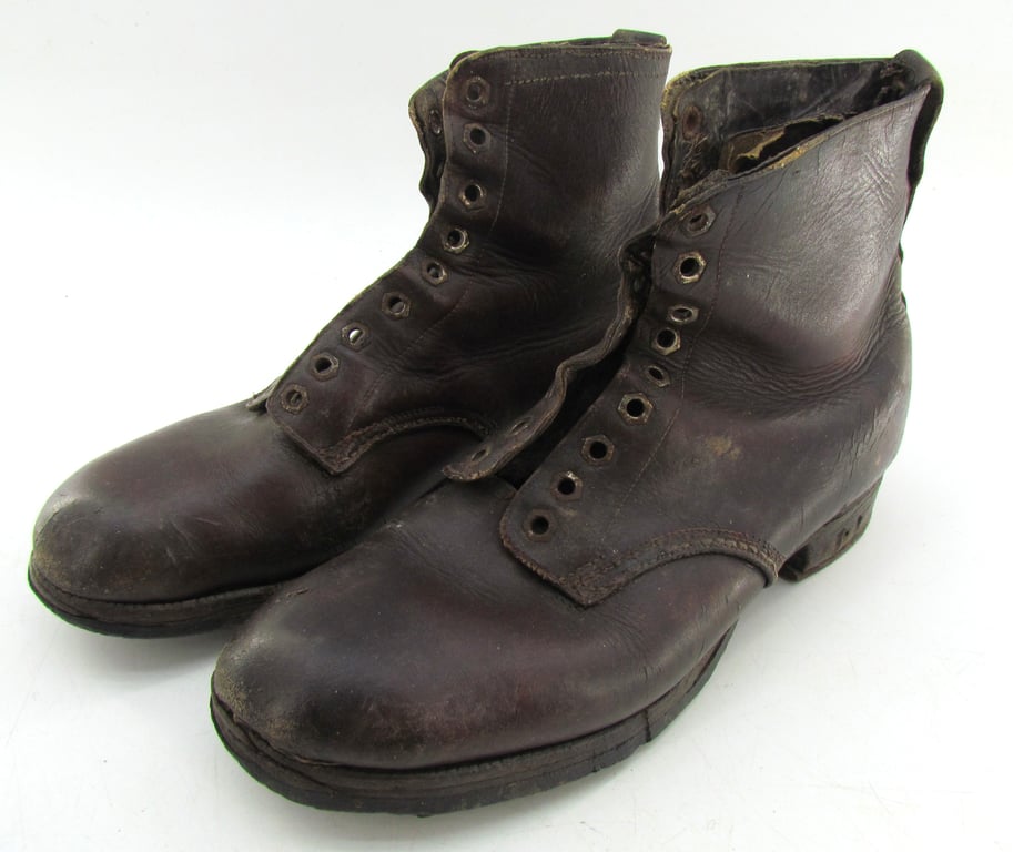 A nice pair of early high-top BDM (Bund Deutscher Mädel) shoes.