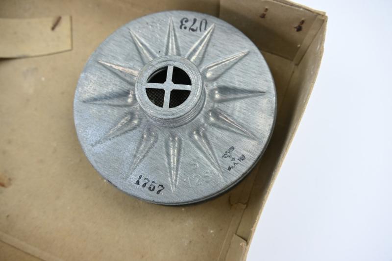 German LS DM40 Civil Gasmask with Filter in Box
