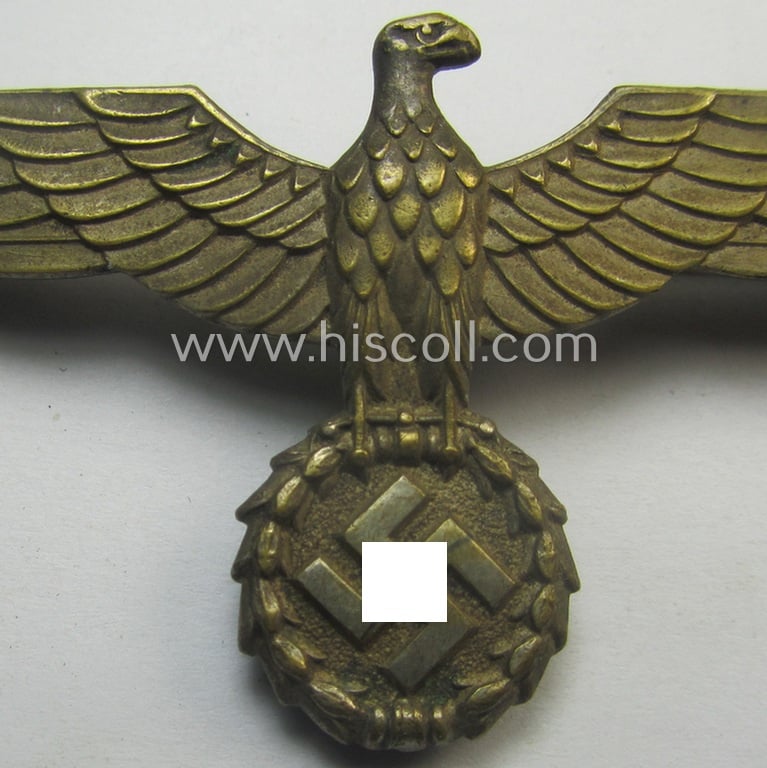 WH (Kriegsmarine) golden-toned breast-eagle as was intended for usage onto the white-coloured, naval-type summer tunics ('Brustadler für Sommerrock der Kriegsmarine')