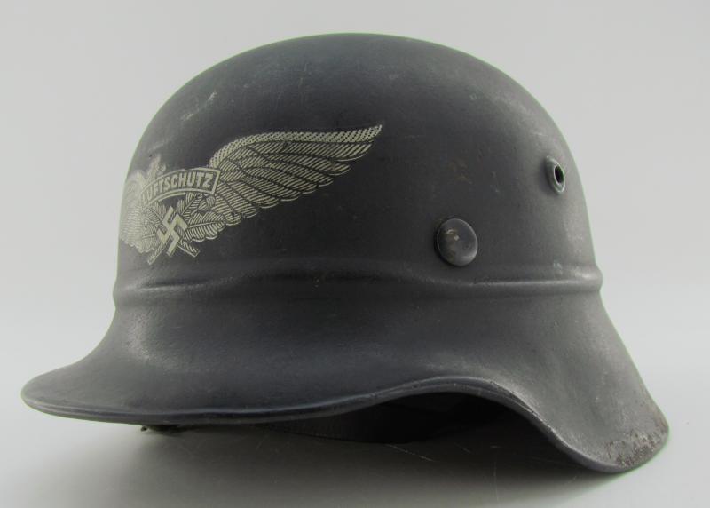 M40 ‘beaded’ Luftschutz steel helmet hkp64