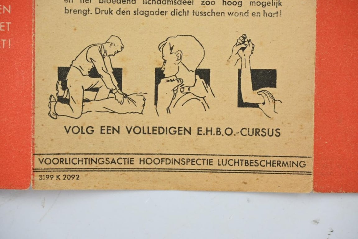 Dutch WW2 EHBO Flyer 'Brandbommen'