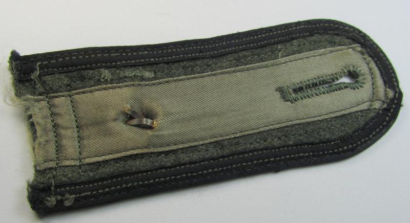 Single, later-war-period, so-called: 'M44'-pattern, simplified WH (Heeres) NCO-type shoulderstrap as piped in the black-coloured branchcolour as was intended for usage by a: 'Feldwebel der Pionier-Truppen'
