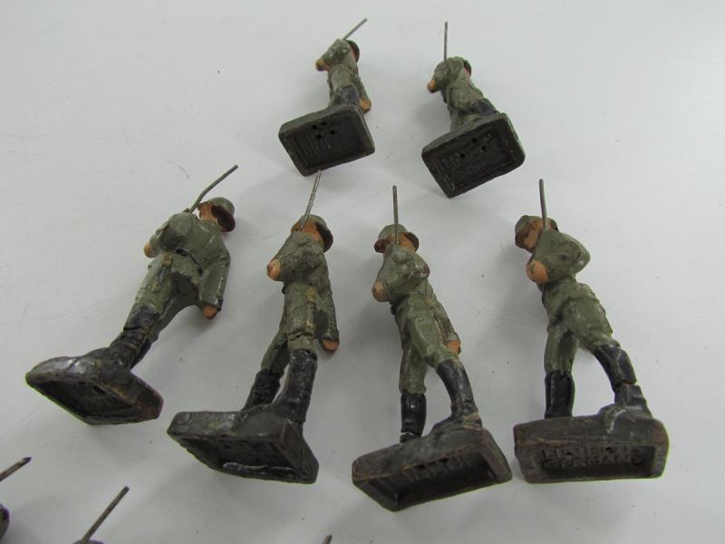 Grouping of 10x Lineol German Toy Soldiers