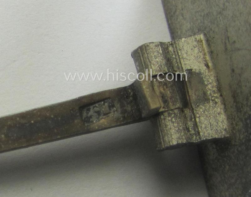 'Eisernes Kreuz 1. Klasse' (ie. Iron Cross 1st class) being an (I deem) mid-war-period produced: 'L/52'- (ie. by 'C.F. Zimmermann'-marked-) example and that comes complete in its specific etui